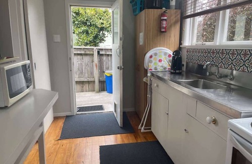 Two Mile Bay Casa | Bach 70 in Two Mile Bay and Pet Friendly