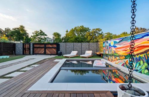 Swede Hill Casa | Bach & Bubbly House - 5BR, Pool, Gym & Glam Room