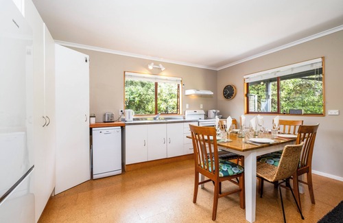 Kuratau Casa | Bach Noir - Kuratau Holiday Home