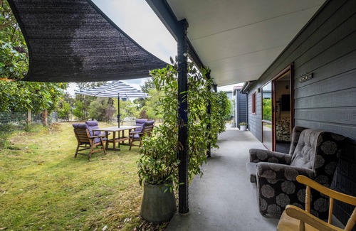 Kuratau Casa | Bach Noir - Kuratau Holiday Home