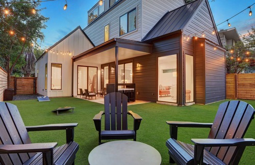 Holly Casa | Bachelor/ette House — East Downtown