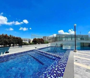 Poblacion District Apartamento | Bachelor's Pad across Ateneo Uni with free fast wifi Netflix ready TV