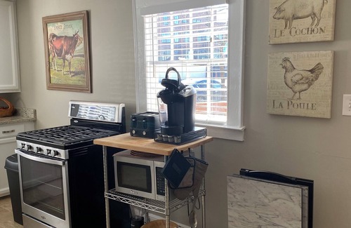 Roswell Cabaña | Back by popular demand! Charming Cottage on Canton St-Walk to Restaurants-Shops!