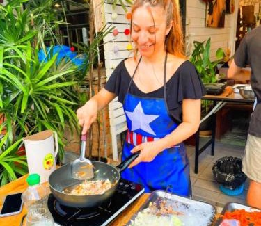 Ban Phan Thom Hostal | Back Home Backpackers Hostel