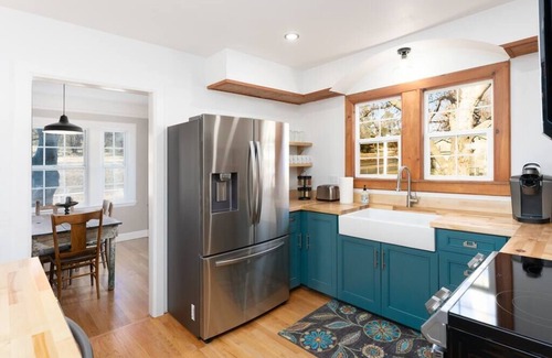 Diamond Springs Casa | Back Of The Moon Cottage In The Hills