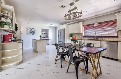 Midland Casa | back to black odessa