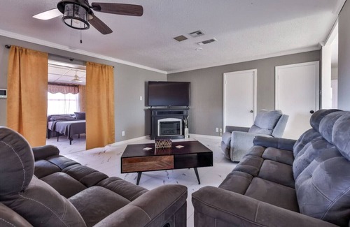 Midland Casa | back to black odessa