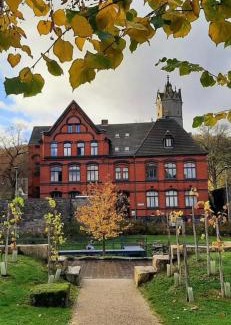 Pellenz Apartamento | back to school (rote Schule)