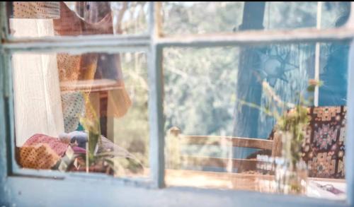 Topanga Chalet De Esquí | Backpacker's Dream with detached bathroom, private trails and creek!
