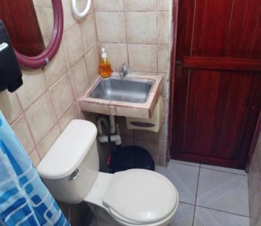 Puerto Jiménez Casa | Backpackers Corcovado Tours