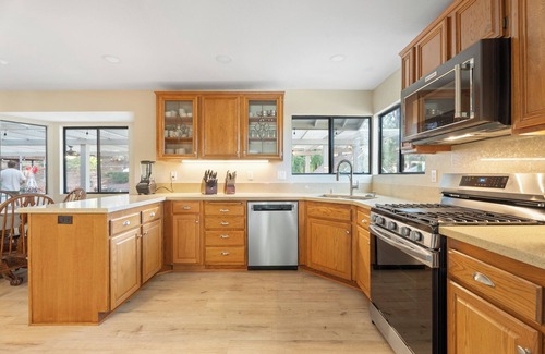 Lake Elsinore Casa | Secluded Backwoods Family Estate and Wedding Retreat