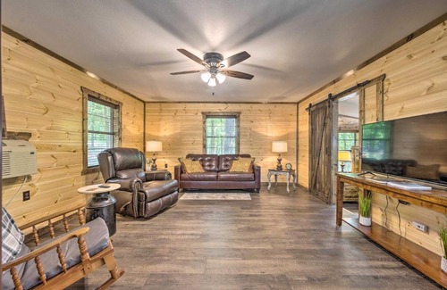 Broken Bow Casa | Backwoods Hideout Remote Couples Getaway!