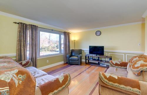 Newington Casa | Backyard and Deck Family-Friendly Lorton Home!