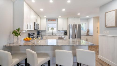 Frangista Beach Casa | Backyard Beach by AvantStay Oceanfront Destin Paradise