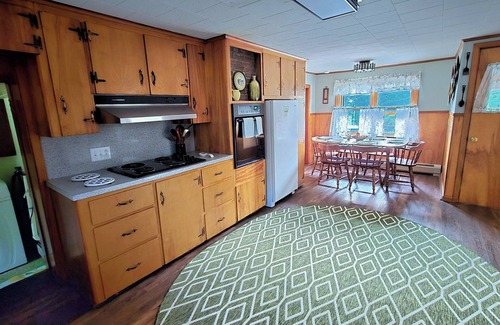 Corinth Casa | Huge Backyard, Gazebo Near Bangor Concerts, Hiking. Parking for ATVs/Sleds!