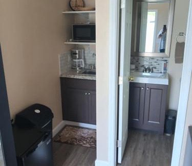 Greater Palm River Point CDC Apartamento | Backyard Bungalows
