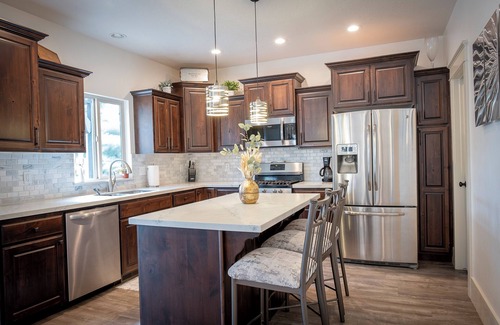 Daniel Casa | Backyard Dream - 25 from Park City- Hot tub, Theater Room, Sleeps 16