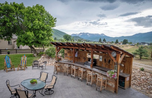 Daniel Casa | Backyard Dream - 25 from Park City- Hot tub, Theater Room, Sleeps 16
