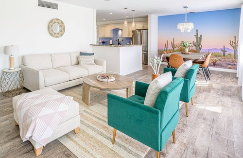 Village Grove Casa | Backyard Oasis - Old Town: 5 Minutes - FREE Heated Pool