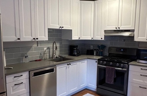 West Alameda Apartamento | Backyard oasis with patio