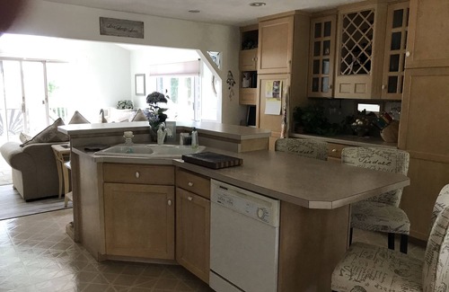 Appleton Casa | Backyard Paradise Appleton WI>Sleeps 6 to 8, 4 bedrms, 3 bath,25 minutes from GB