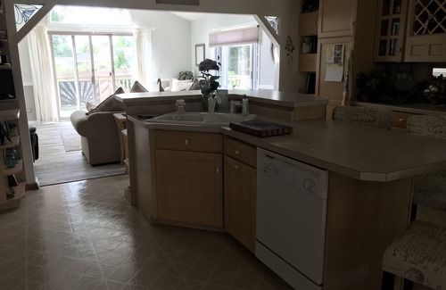 Appleton Casa | Backyard Paradise Appleton WI>Sleeps 6 to 8, 4 bedrms, 3 bath,25 minutes from GB