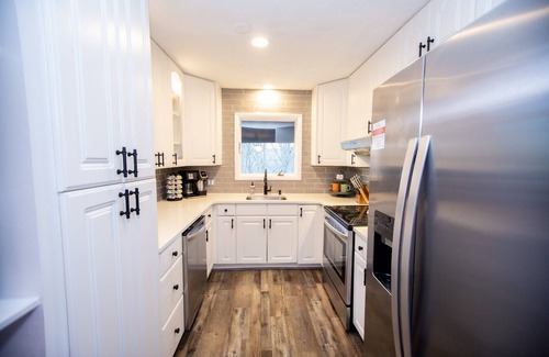 Banner Elk Chalet De Esquí | Backyard trail access- AC- Hot tub - EV Charging