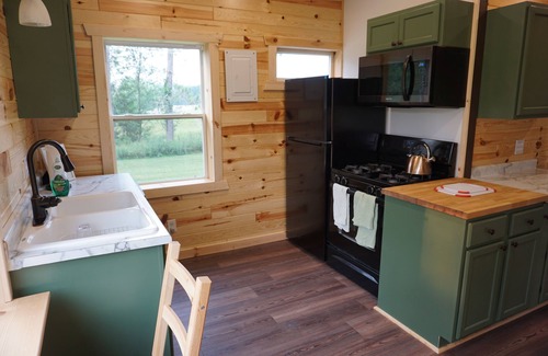 Hayward Cabina | Backyard Trails and Lake Hayward with Canoe!