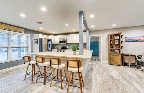 Bradenton Casa | Backyard w/Pool & Games! Family Home in Bradenton