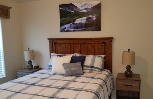 Whitefish Cabaña | Bad Rock Canyon Cottage