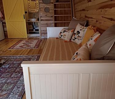Bergama Cabina | Badece Farm Yellow House