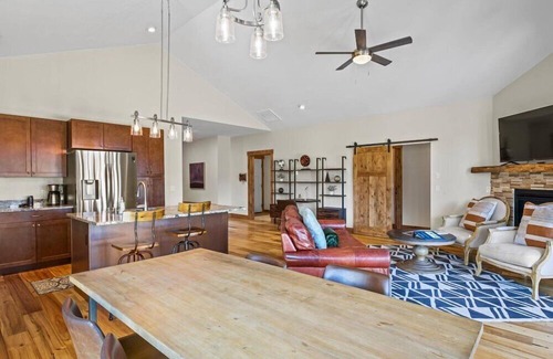 Loghill Village Casa | Badger Retreat on Golf Course