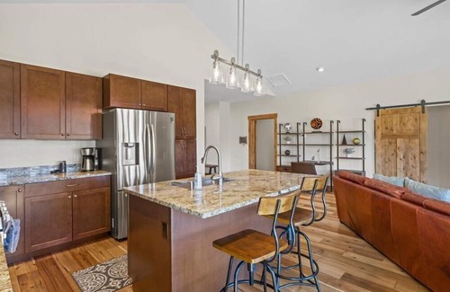 Loghill Village Casa | Badger Retreat on Golf Course