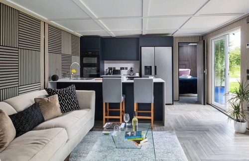 Malmesbury Apartamento | Badgers Sett | Hot Tub Stay in the Cotswolds