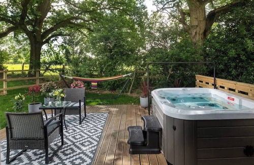 Malmesbury Apartamento | Badgers Sett | Hot Tub Stay in the Cotswolds