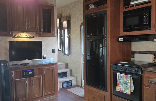 New London Casa | Badin Shores Resort Rental - Sleeps 6 - Fun Lake Vacation - Super Cute!!