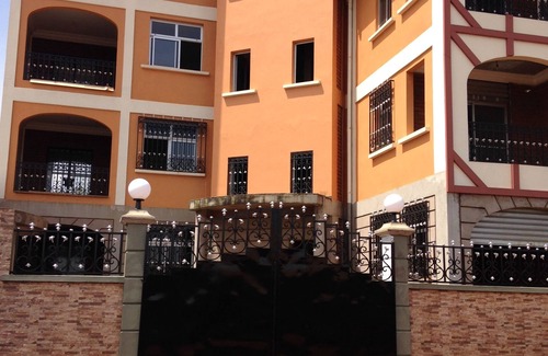 Bafoussam Apartamento | BAFOUSSAM CORAZÓN DE LA CIUDAD 2P AMUEBLADO CUALQUIER CONFORT: RESIDENCE VICYMA