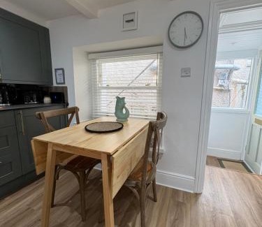 St Ives Casa | Bagnalls Cottage, A newly renovated cottage in the heart of the Downalong, St Ives moments from the harbour beach