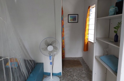 Western Cabina | Bah Guesthouse @ Good Vibes Eco Lodge