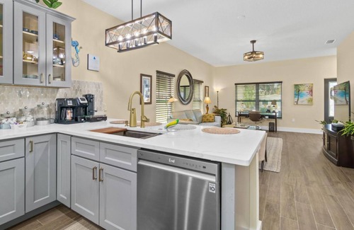 Merritt Island Casa | Bahama Breeze Retreat