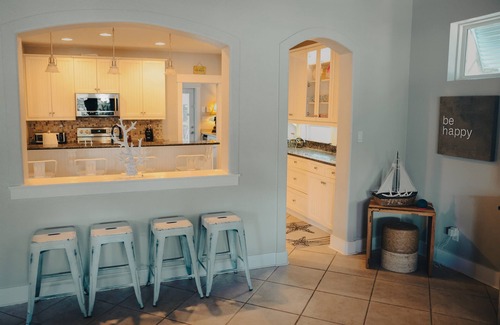 Village of Sugar Beach Casa | Bahama Breeze- Private Pool- Dog Friendly!
