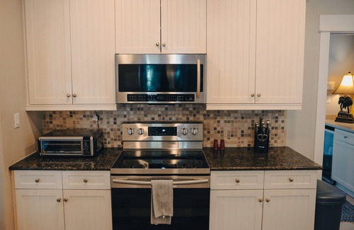 Village of Sugar Beach Casa | Bahama Breeze- Private Pool- Dog Friendly!