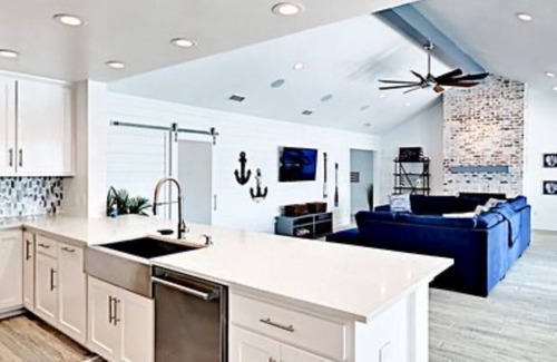 Key Allegro Casa | Bahama Cove! Newly remodeled one story Waterfront 3BRM/3BA home w/ Pool and spa