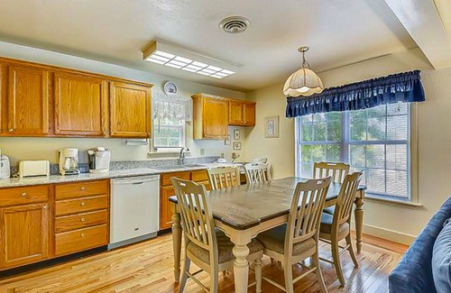 Bethany Beach Casa | Bahamas Beach Cottages house w/private washer and dryer & WiFi - close to beach