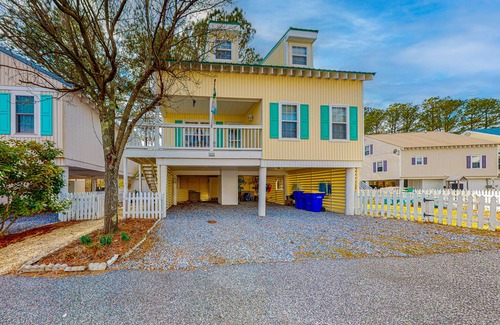 Bethany Beach Casa | Bahamas beach cottages home in great location with washer & dryer, WiFi