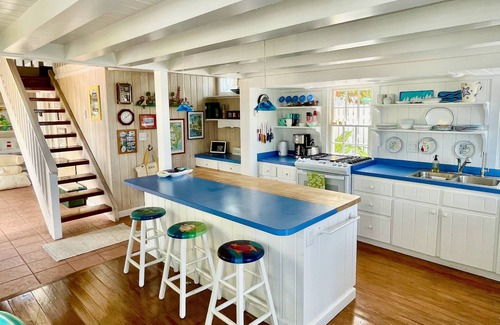 Hope Town Cabaña | Bahamian cottage & guest house. Beach access & harbour views..best spot in town!
