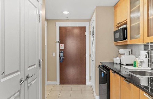 Baytowne Wharf Condominio | Bahia Studio at Baytowne Wharf! Overlooks Tropical Pool, Hot Tub, Beach Tram!