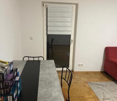 Wiesbaden Apartamento | Bahnhofsnahe, ruhige und sonnige 2 Zimmerwohnung in der Mosbacher Straße