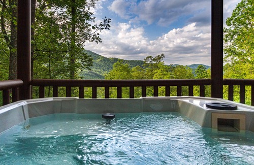 Bryson City Cabina | Baines Mountain Hideaway