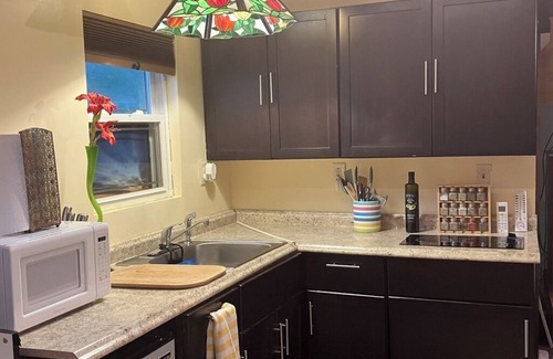 Baiting Hollow Cabaña | Baiting Hollow Cozy Cottage w/Walk-to beach, Wineries, farmstands. horsefarms!